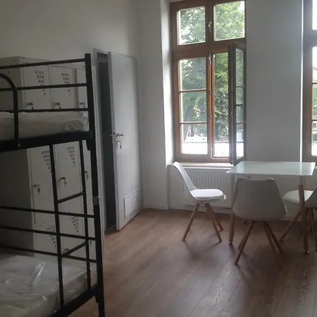 Hostel Dworcowy W Dzierzoniowie *